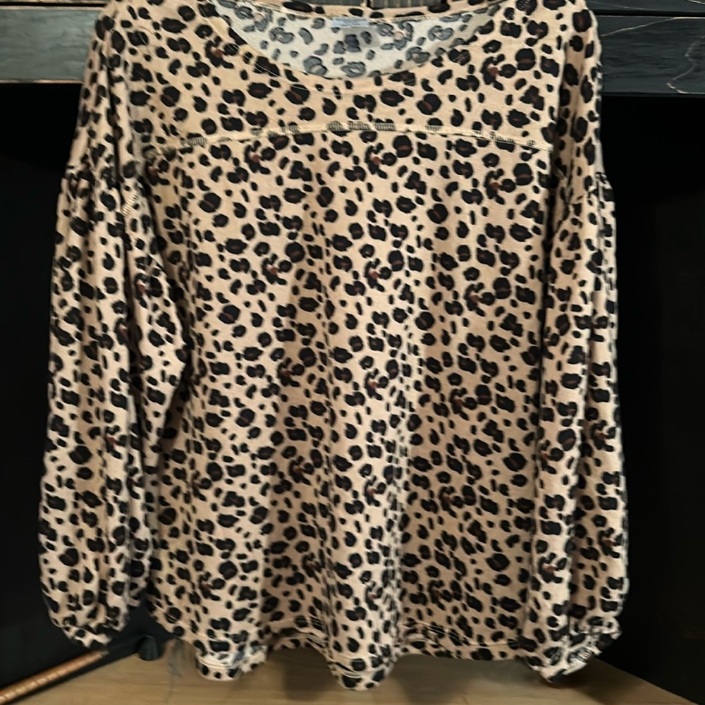Six lg top by Mada cheetah print